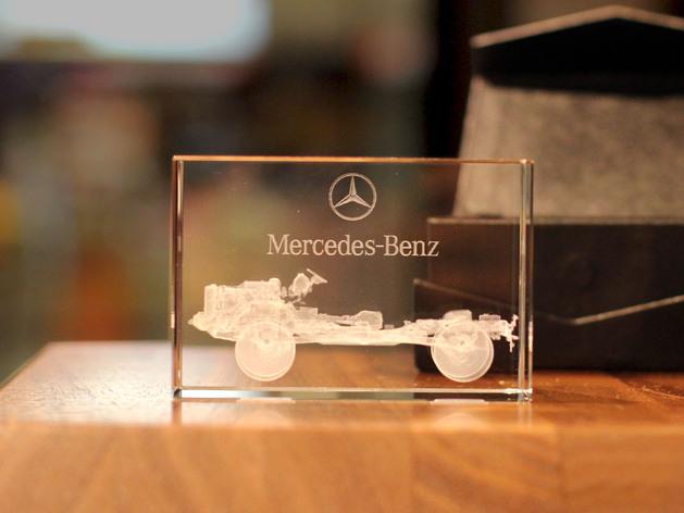 3D Glas Innengravur im Würfel für Mercedes Benz 3D Glas Innengravur im Würfel für Mercedes Benz